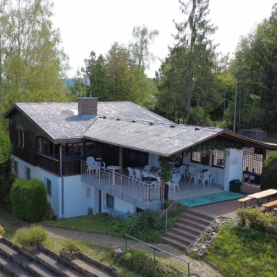 clubheim-aussen-1-400x400px